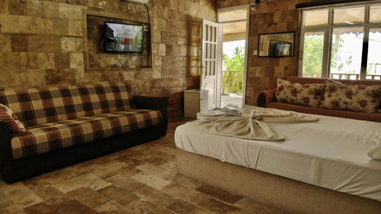 Joy Garden Bed & Breakfast Karahayit  Luaran gambar